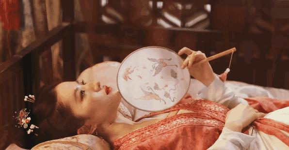 被嘲丑的周迅，终于翻身了