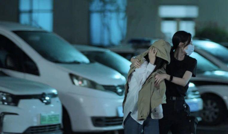 被嘲丑的周迅，终于翻身了