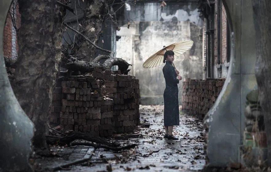 被嘲丑的周迅，终于翻身了