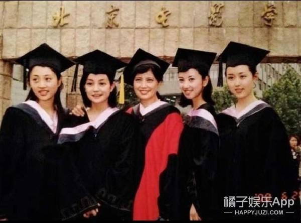 还记得《宝莲灯》里的最美嫦娥吗？晚婚晚育事业家庭双丰收？