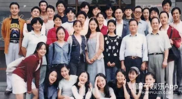 还记得《宝莲灯》里的最美嫦娥吗？晚婚晚育事业家庭双丰收？