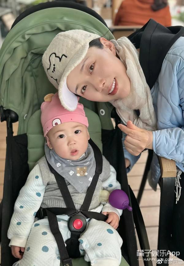 还记得《宝莲灯》里的最美嫦娥吗？晚婚晚育事业家庭双丰收？