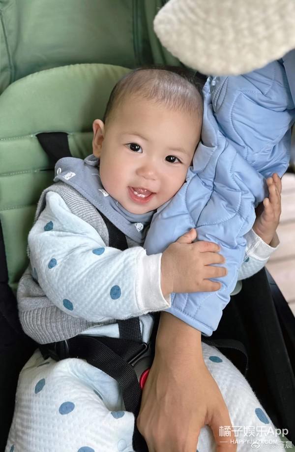 还记得《宝莲灯》里的最美嫦娥吗？晚婚晚育事业家庭双丰收？