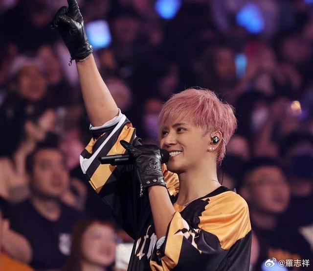 罗志祥演唱会含泪感谢经纪人 称谢谢你一直对我不离不弃