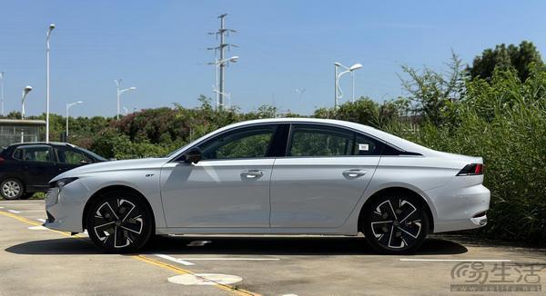 中期改款东风标致508L实车曝光 不在提供1.6T