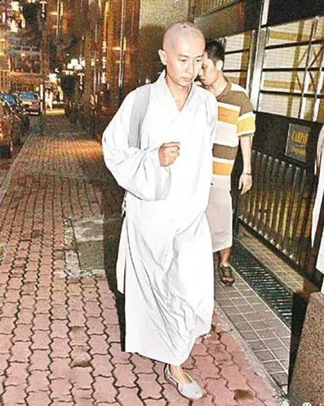 娱乐圈超级富二代，出家了…