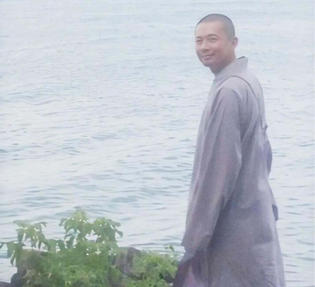 娱乐圈超级富二代，出家了…