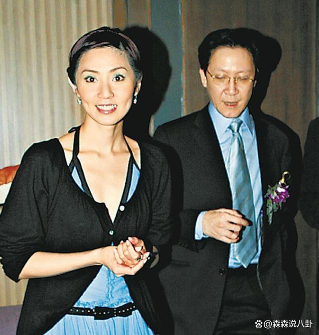 向华胜前女友宣布新恋情，小7岁新欢是神秘百亿富豪，身份遭质疑