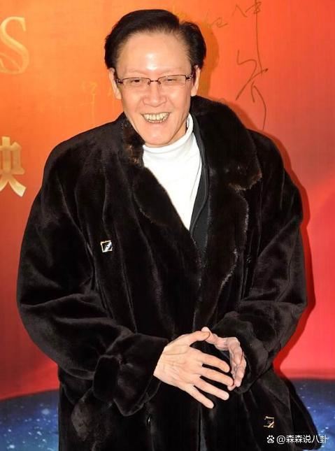 向华胜前女友宣布新恋情，小7岁新欢是神秘百亿富豪，身份遭质疑