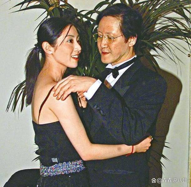 向华胜前女友宣布新恋情，小7岁新欢是神秘百亿富豪，身份遭质疑