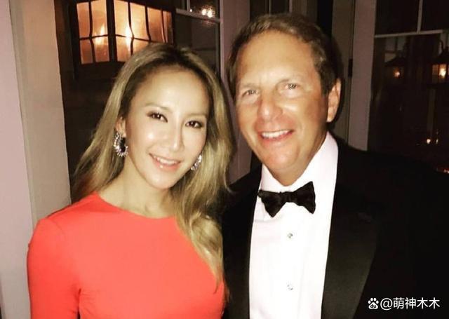 李玟二姐回应遗产风波惹争议，状态轻松还露笑颜遭歌迷怒斥