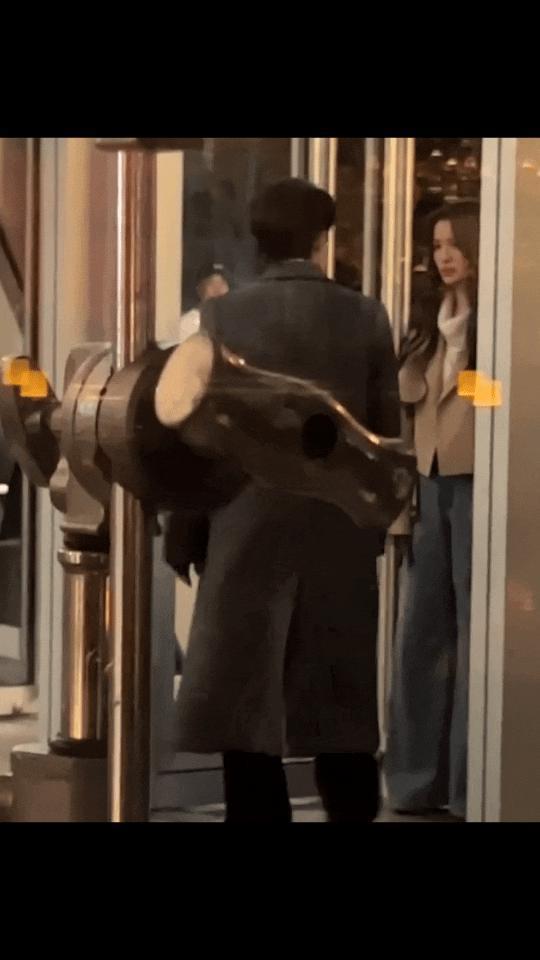 骂素人老巫婆，她这是疯了？