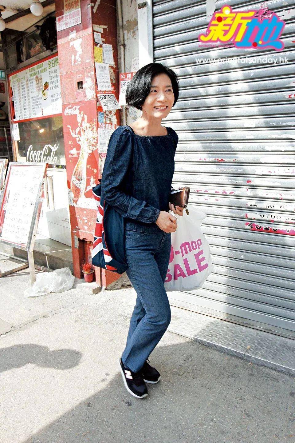 甄子丹汪诗诗补办婚礼，一窥这对cp牵起的神秘港圈交际网