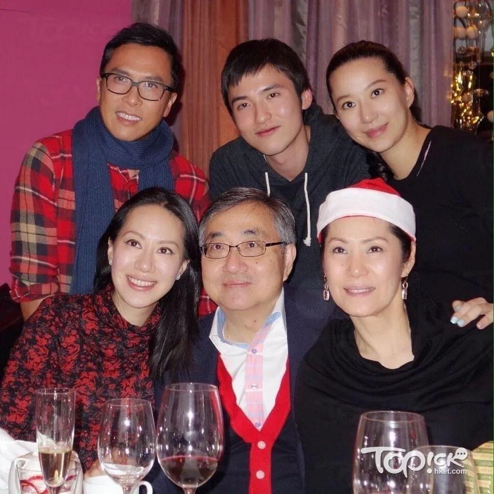 甄子丹汪诗诗补办婚礼，一窥这对cp牵起的神秘港圈交际网