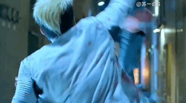 甄子丹汪诗诗补办婚礼，一窥这对cp牵起的神秘港圈交际网