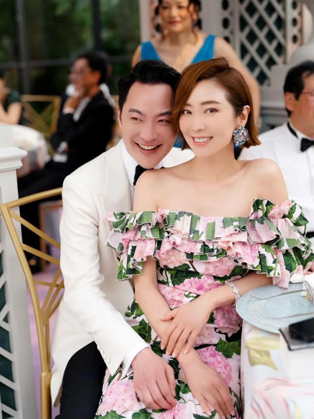 甄子丹汪诗诗补办婚礼，一窥这对cp牵起的神秘港圈交际网