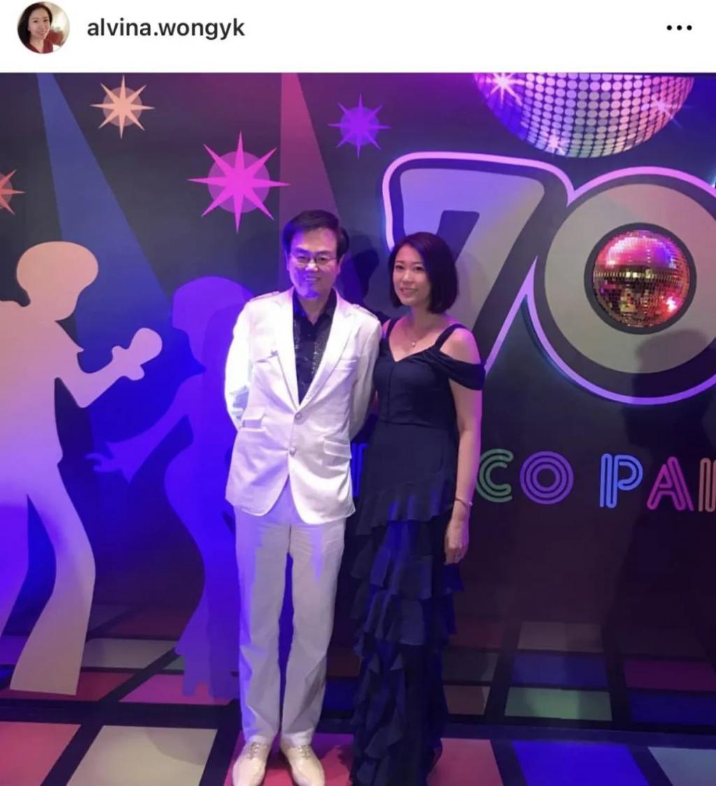 甄子丹汪诗诗补办婚礼，一窥这对cp牵起的神秘港圈交际网