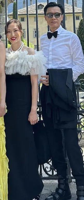 甄子丹汪诗诗补办婚礼，一窥这对cp牵起的神秘港圈交际网