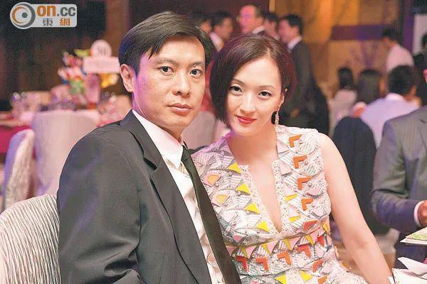 甄子丹汪诗诗补办婚礼，一窥这对cp牵起的神秘港圈交际网