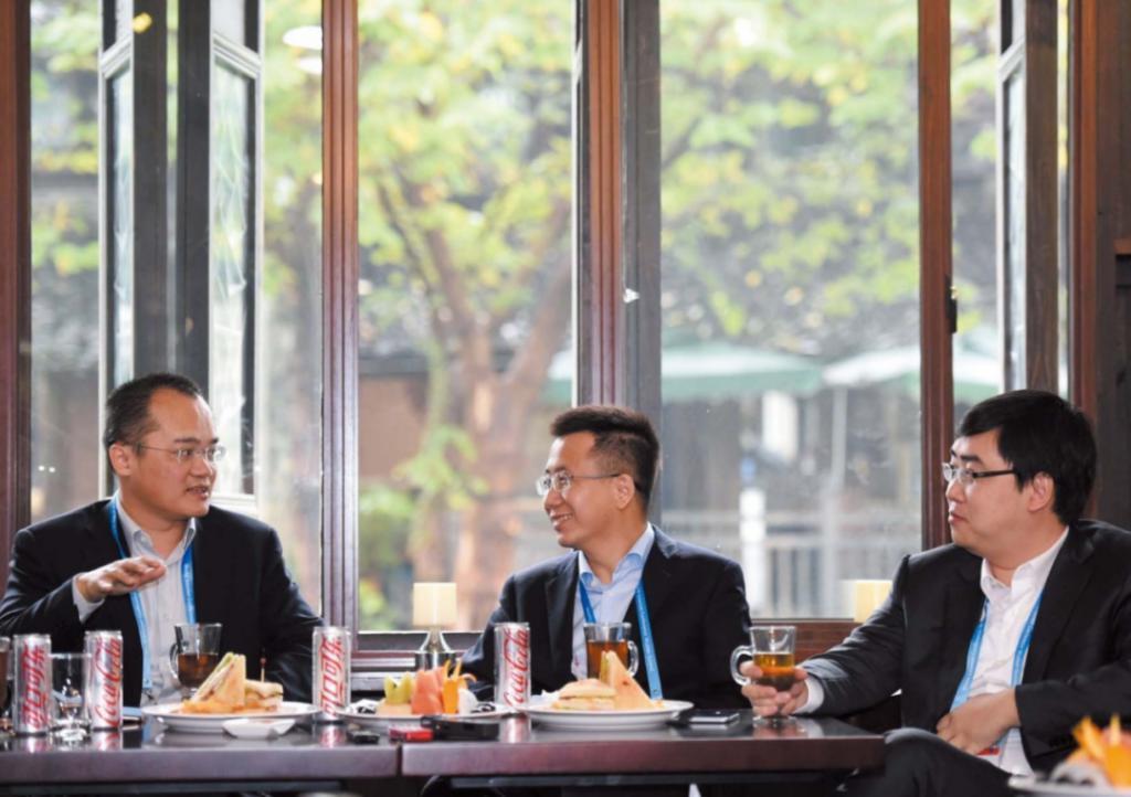 互联网“中厂”是如何生存下去的？