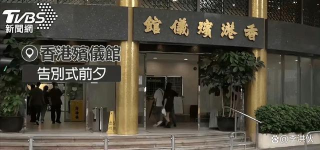 李玟葬礼：公交站牌换成她的海报，悉尼飘“CoCo李”云朵