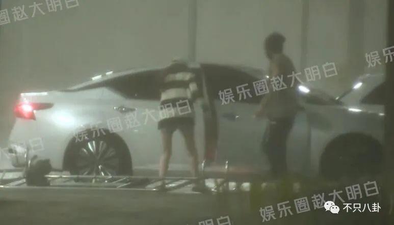 17岁就开始谈的姐弟恋情被曝光，他这算塌房了吗？