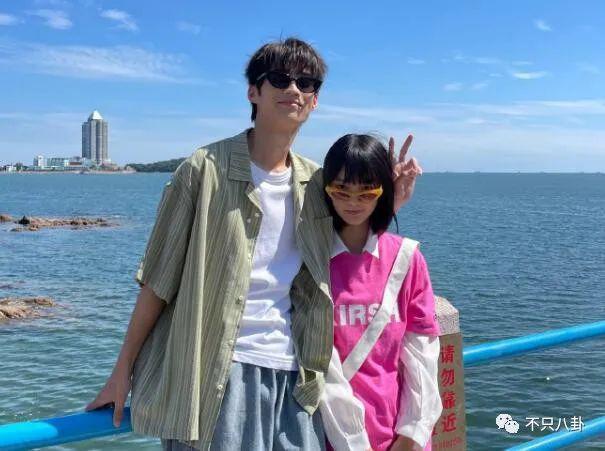 17岁就开始谈的姐弟恋情被曝光，他这算塌房了吗？