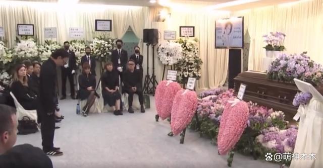 众星送别李玟！萧亚轩哭成泪人韩红面色沉重，成龙刘德华不舍