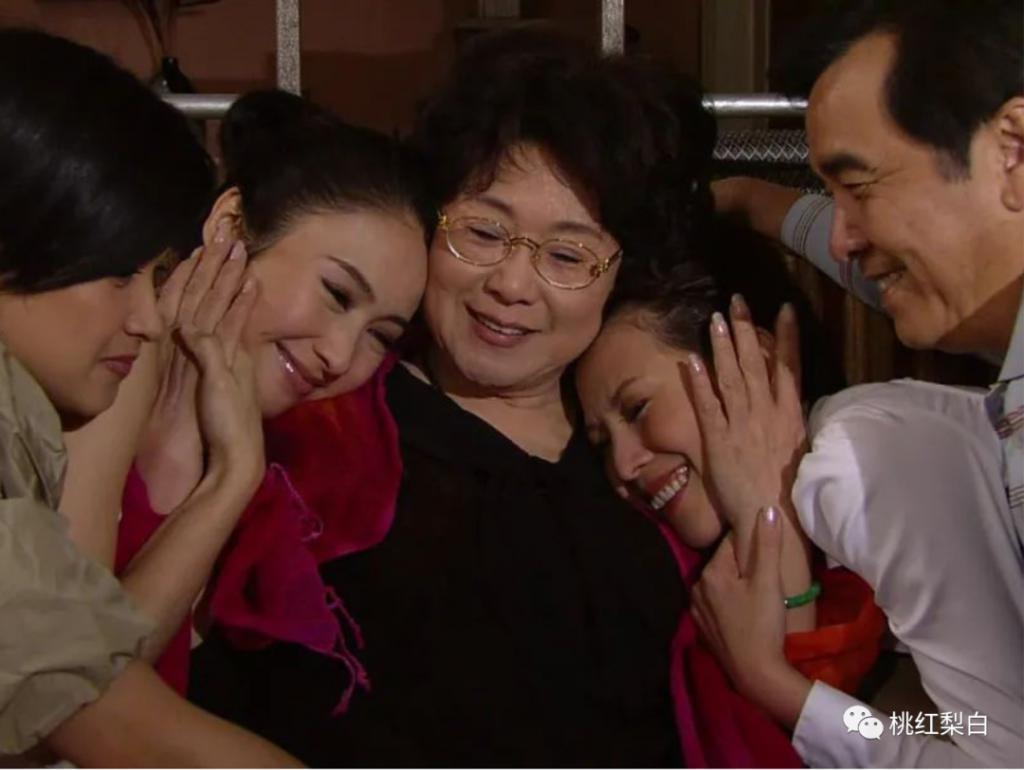 假名媛姐妹花集体嫁豪门，手段够狠！