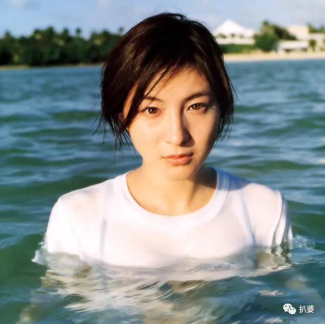 这婚离得，不值得恭喜。