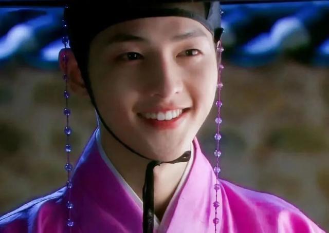 离婚4年，宋慧乔被前夫补刀