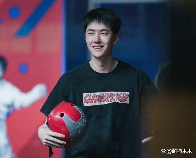 王一博缺席路演时间点微妙，才有明星被曝嫖娼，狗仔纷纷爆料