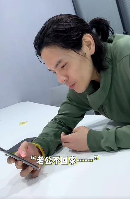 向佐回复“郭碧婷老公不回家”留言 称我天天都回家