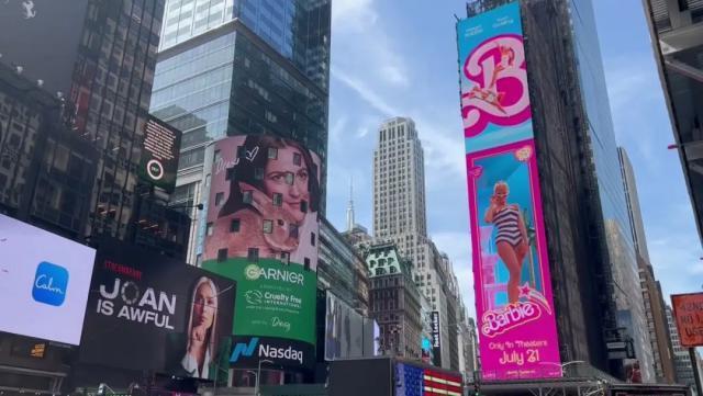 彻底红了，全网都爱她！