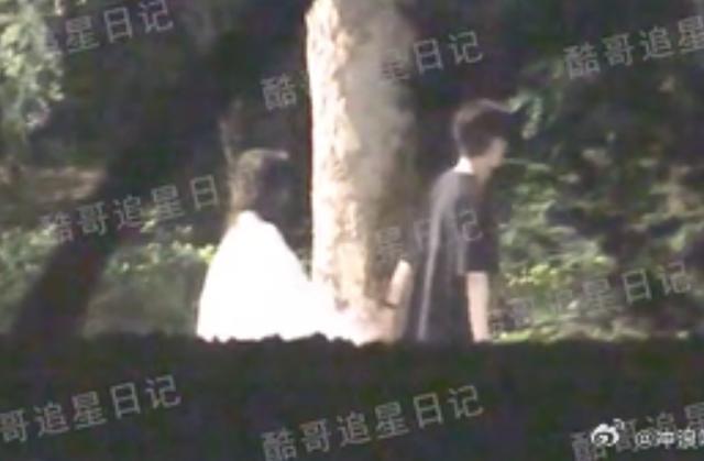 木子洋与一女生牵手约会 同回小区疑似恋情曝光