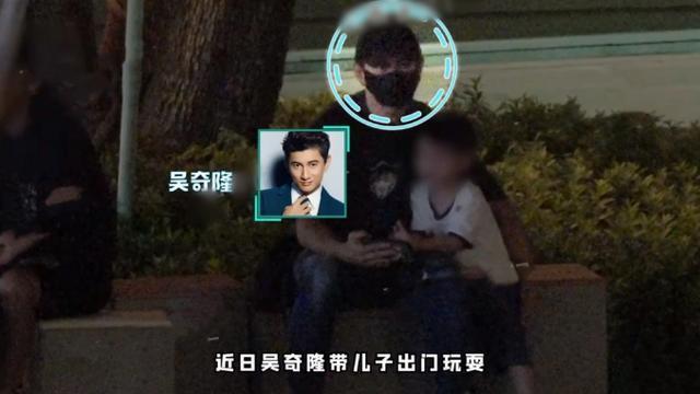 吴奇隆带儿子出门玩耍 为儿子驱蚊拍宝宝小屁股照顾细致
