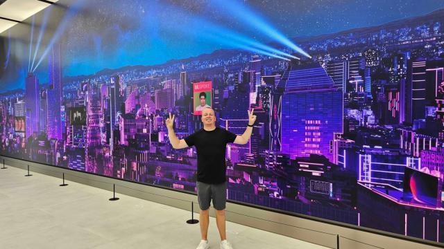 三星展示600英寸The Wall电视墙，采用MicroLED面板