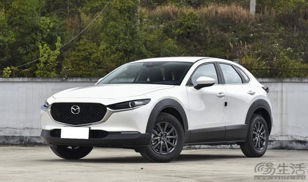 马自达CX-30现金优惠高达1万元，最低售价为11.99万元起。