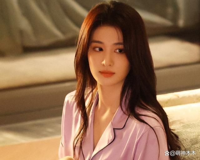 7岁上选美节目穿泳装，王楚然过往经历惹争议，对性格影响大