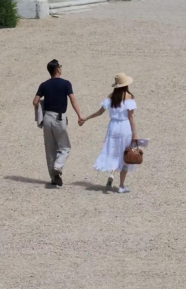 林志玲首度回应家暴传闻 称没有家暴只有抱抱