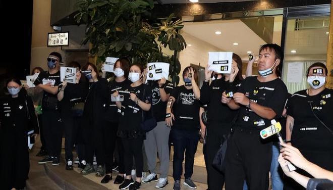 告别会结束！粉丝在灵堂门口哭喊：请把CoCo还给我