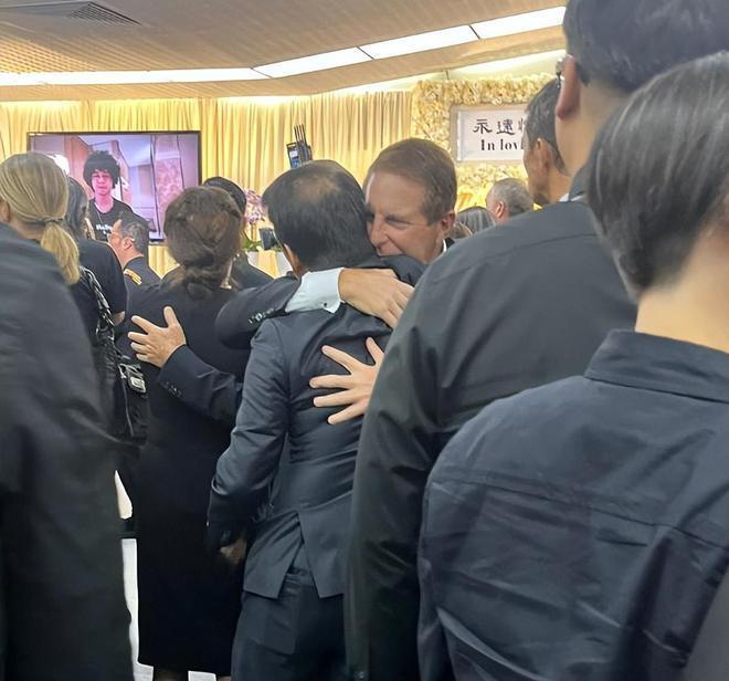 告别会结束！粉丝在灵堂门口哭喊：请把CoCo还给我