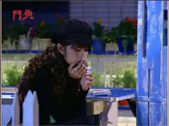 她越爱，就越为她不值