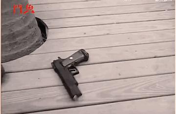 她越爱，就越为她不值