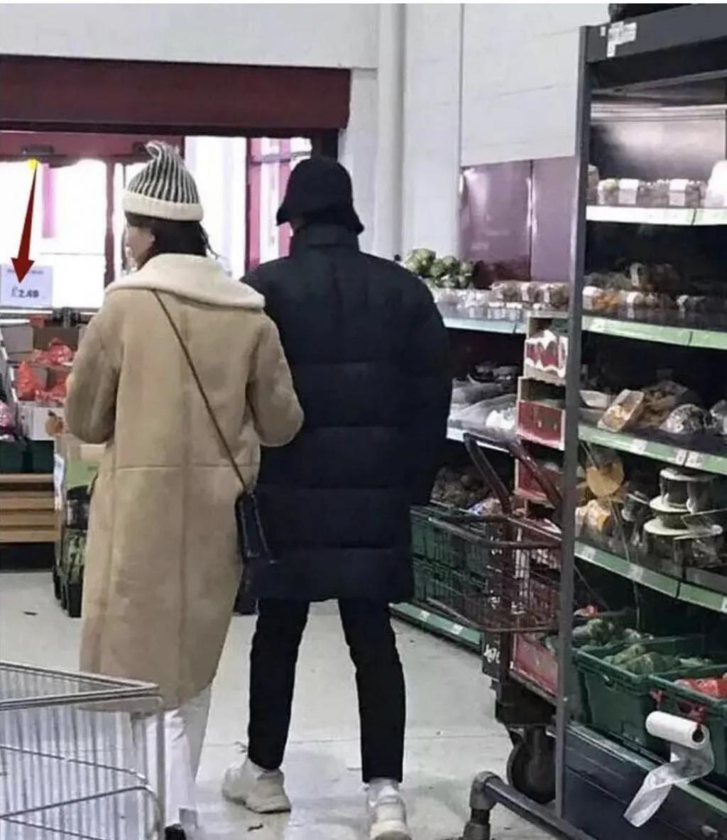 又一个油腻男塌房了…