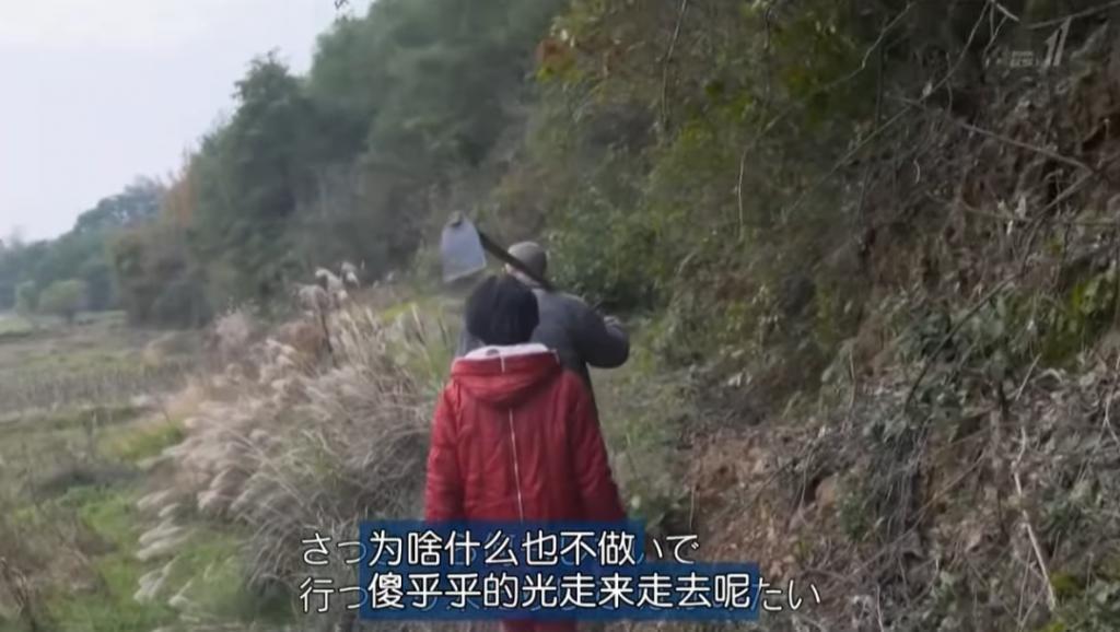 别再捧着她了！！！