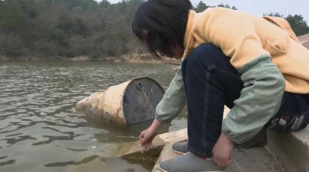 别再捧着她了！！！