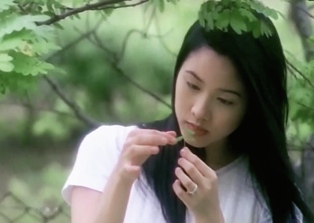 突然退圈！跑国外养胎，竟怀了已婚导演的孩子？！