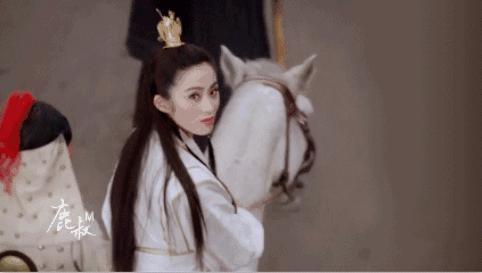 突然退圈！跑国外养胎，竟怀了已婚导演的孩子？！