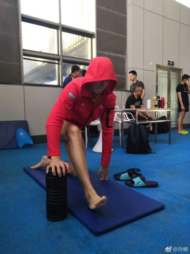 孙杨的泳裤,终于干了